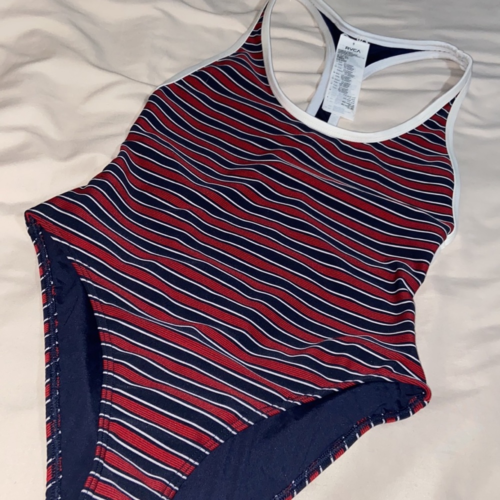 ONE PIECE SWIMSUIT
